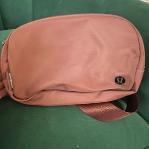 Lululemon Everywhere Belt Bag